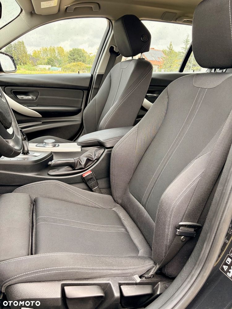 BMW Seria 3 320d Touring xDrive Advantage - 13