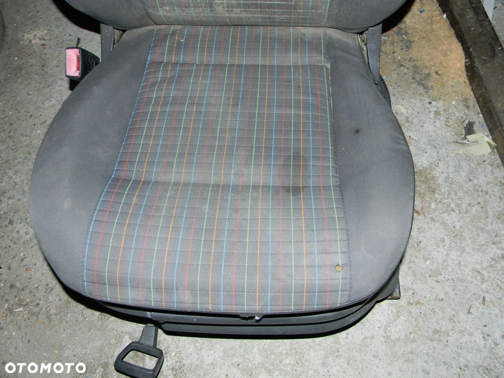 fotel lewy VW POLO 9N IV 6Q 3D EU - 3