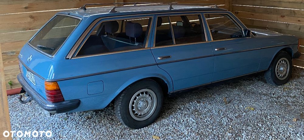Mercedes-Benz W123 - 2