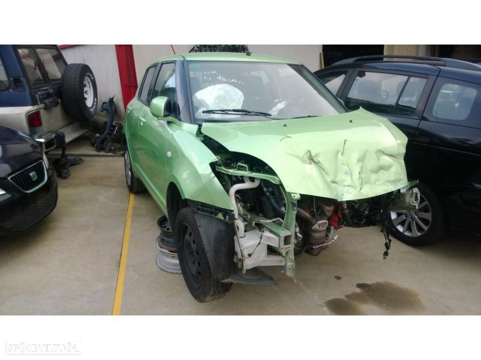 Suzuki Swift 2009 para peças - 2