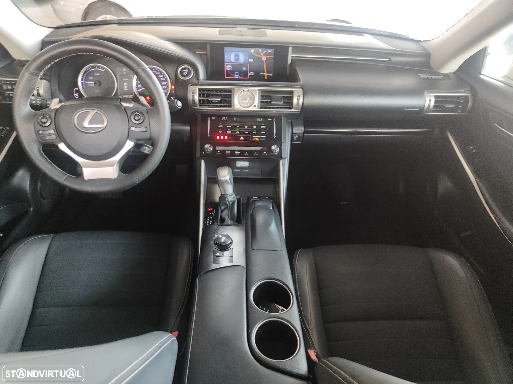 Lexus IS 300H Executive+ - 23