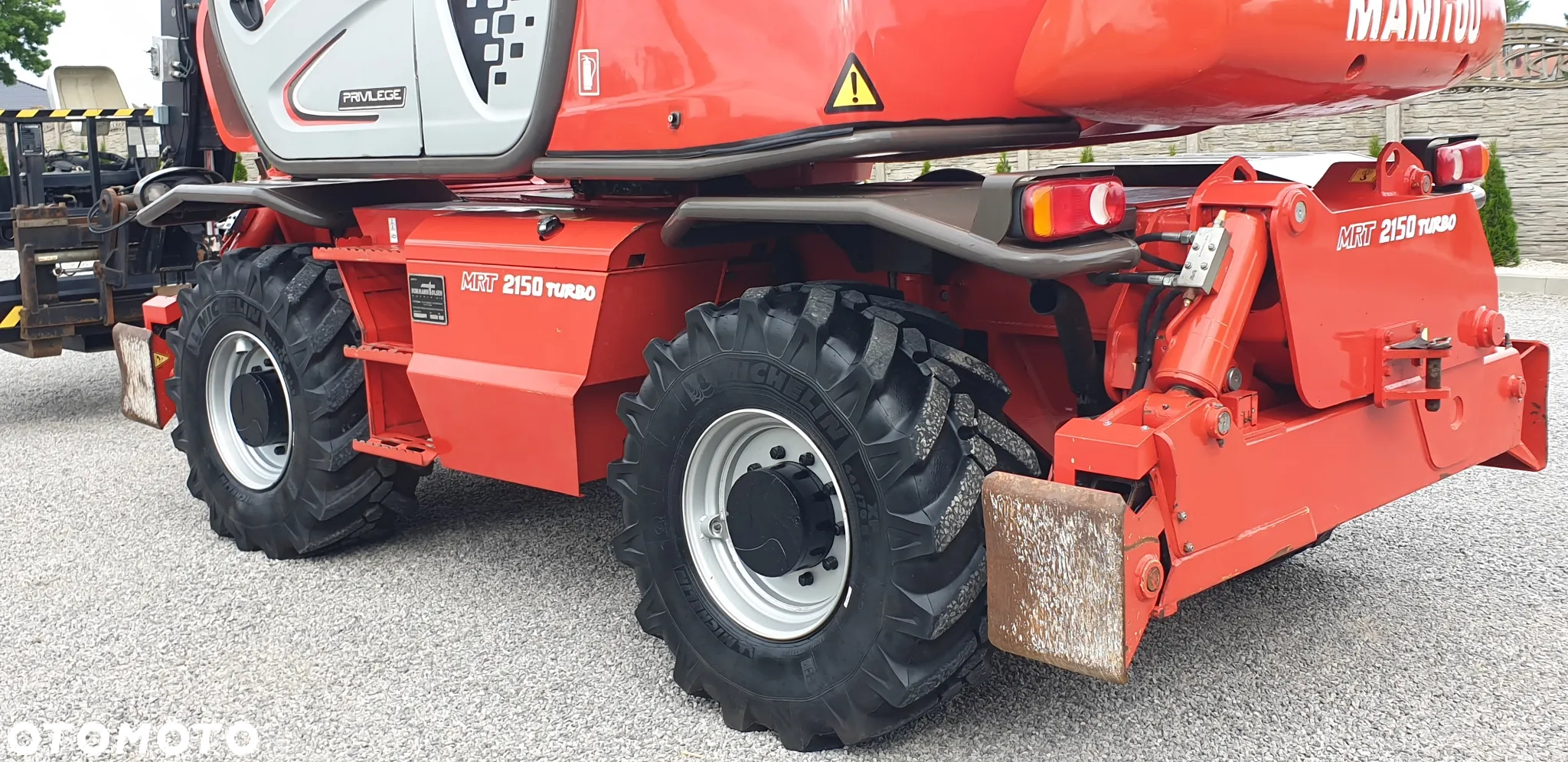 Manitou MRT2150 Privilege kosz hydr. skrętny / wciągarka/widły hydr./pilot/ sprowadzona - 27