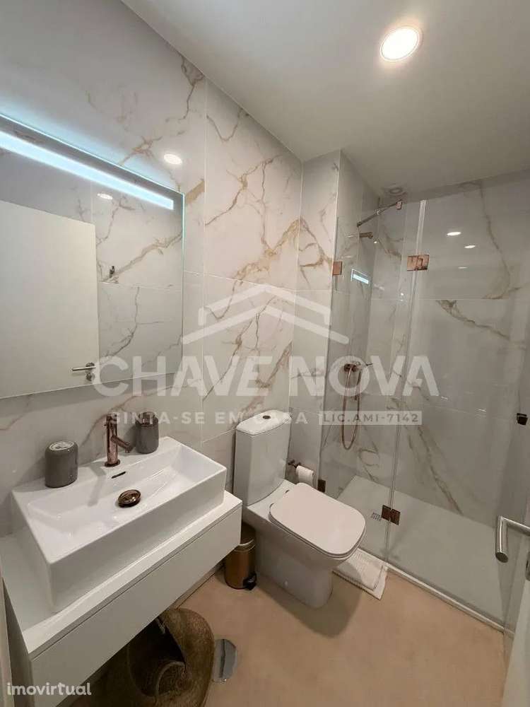 Apartamento T1 Mobilado c/ Terraço na Sé c/ Alojamento Local - Grande imagem: 3/24