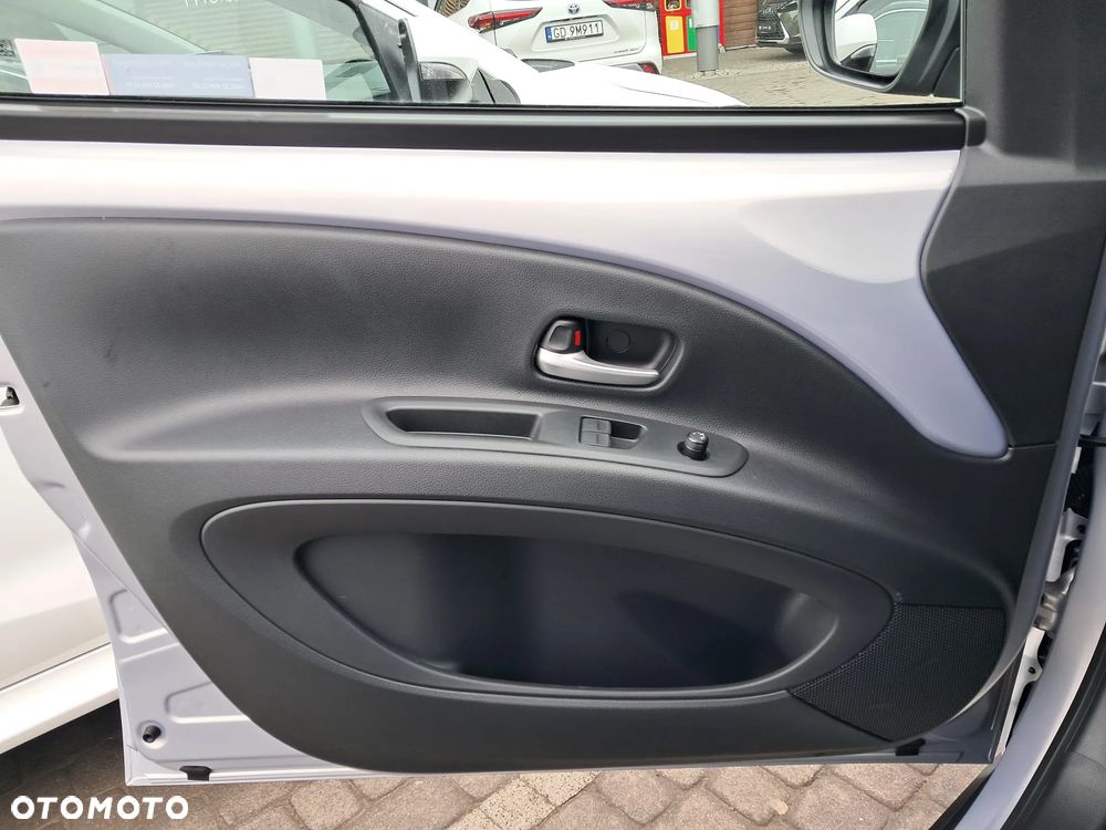 Toyota Aygo X Hybrid 1.5 Style e-CVT - 12