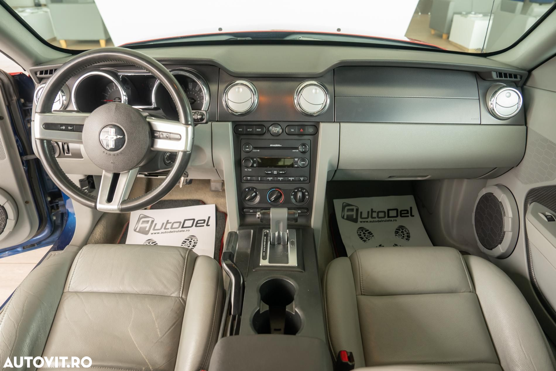 Ford Mustang - 7