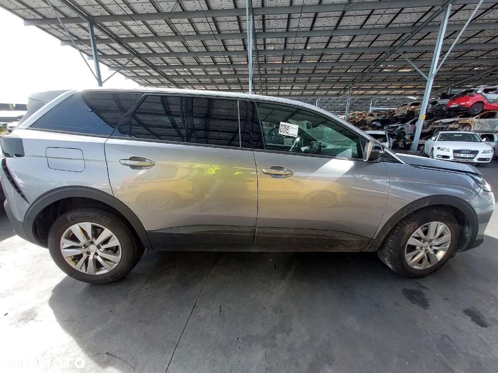 Peugeot 5008 2023 photo 5