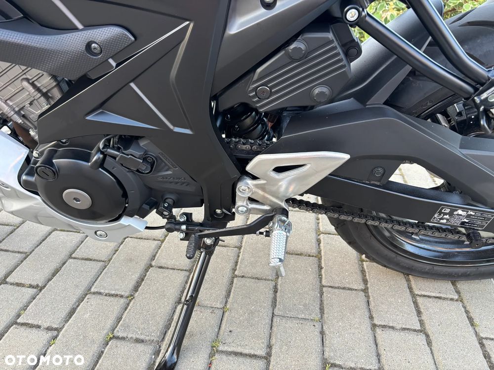Suzuki GSX - 11