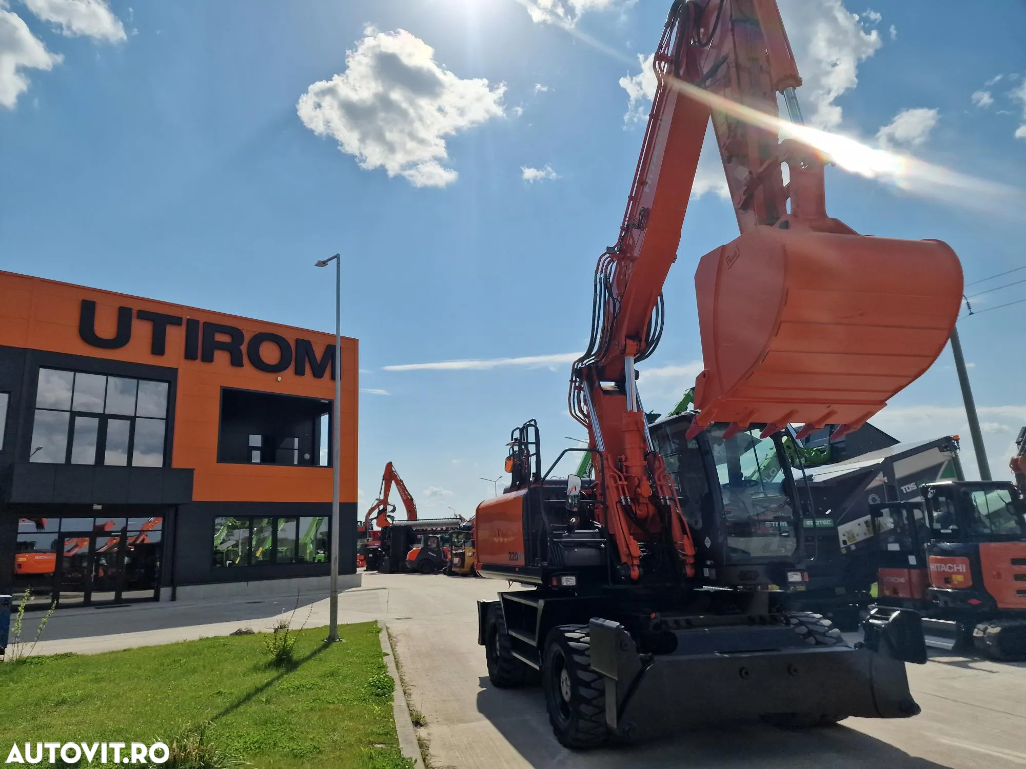 Hitachi ZX220W-6, 22tone, 2019, 4.844h, Cupa NOUA 1,3mc, LAMA si CALE, 3 BRATE excavare, Inst picon, a doua inst hidr, Gresare automata, posibilitate leassing 4 ani, CA NOU, PROMOTIE 109.900 EUR+Tva - 32