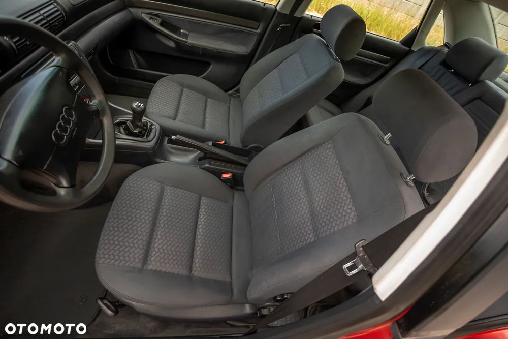 Audi A4 Limousine - 5
