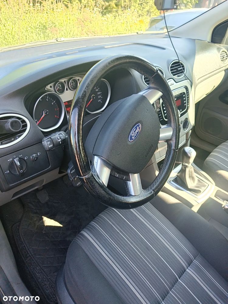 Ford Focus 1.6 Ambiente - 13