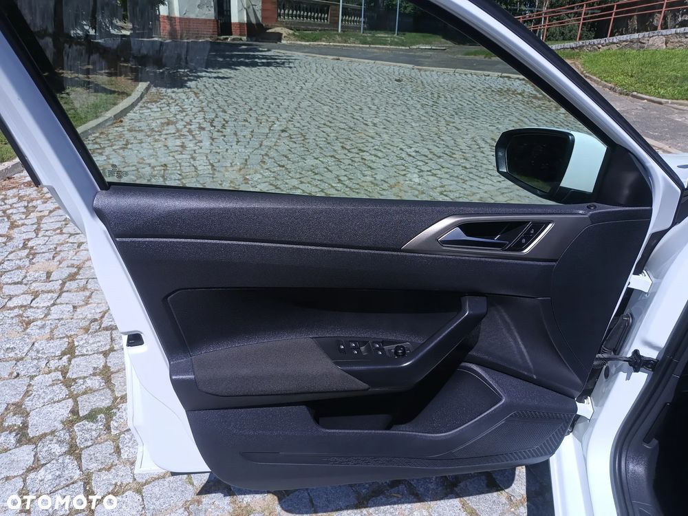 Volkswagen Polo - 16