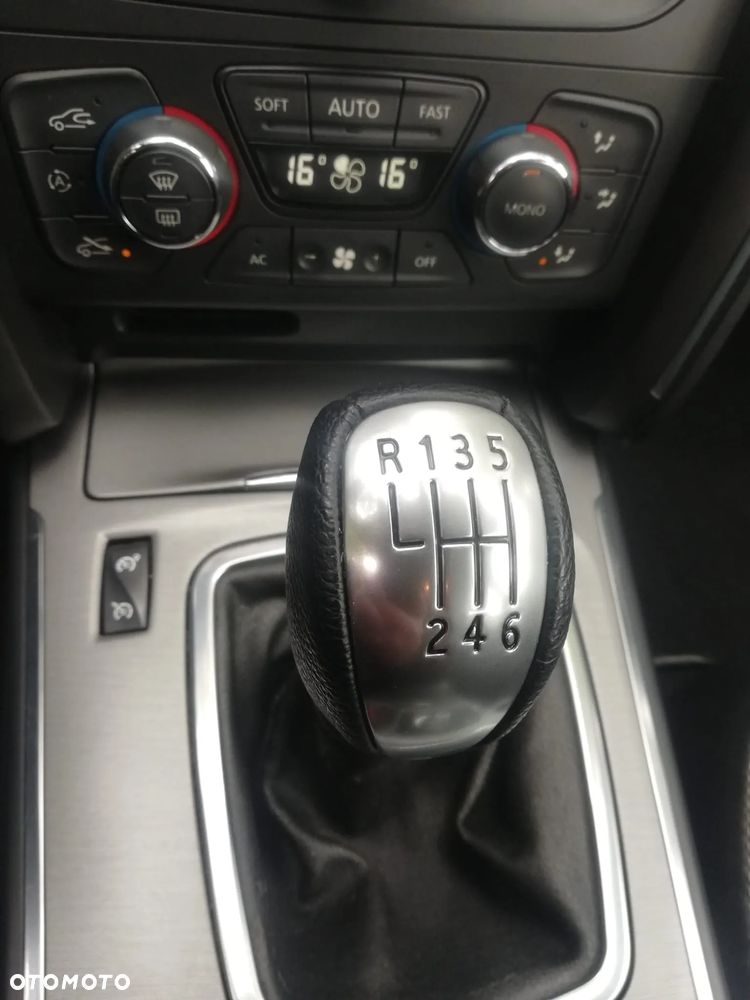 Renault Latitude ver-2-0-dci-privilege - 14