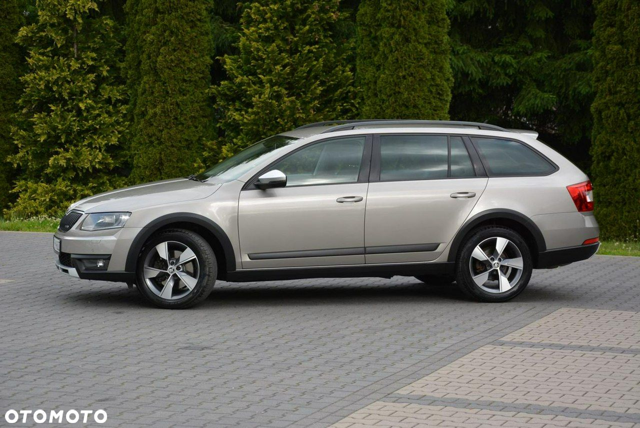 Skoda Octavia Combi 2.0 TDI 4x4 DSG Scout - 4