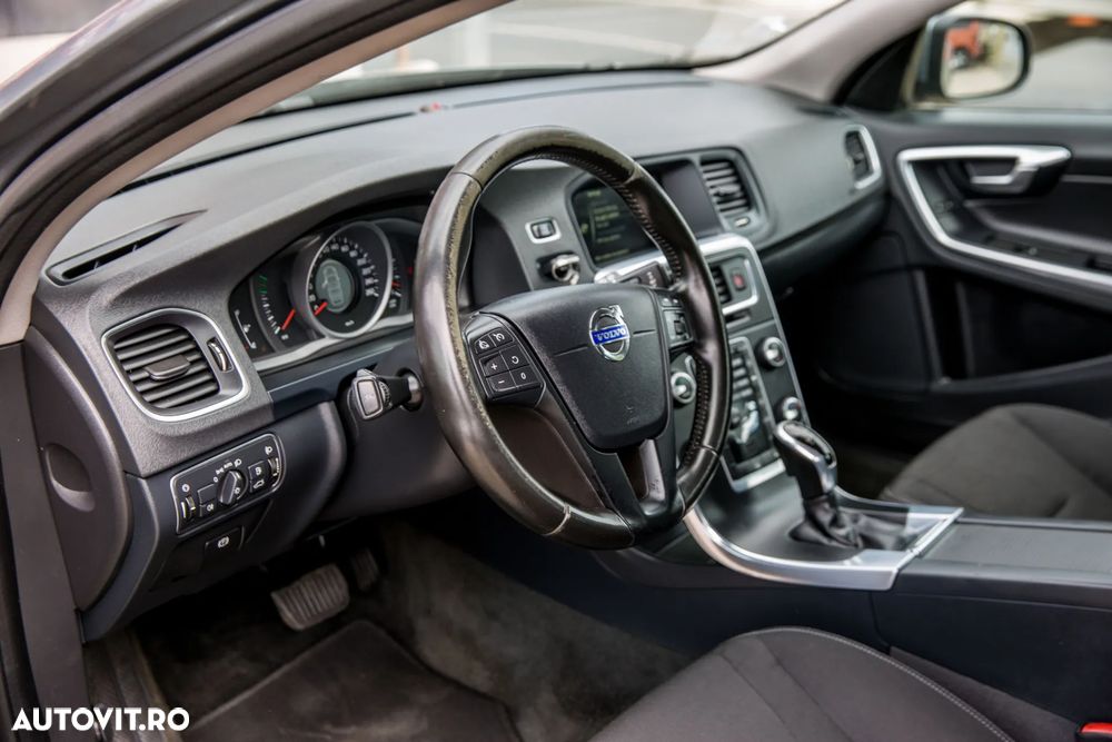 Volvo V60 D2 Geartronic Kinetic - 19