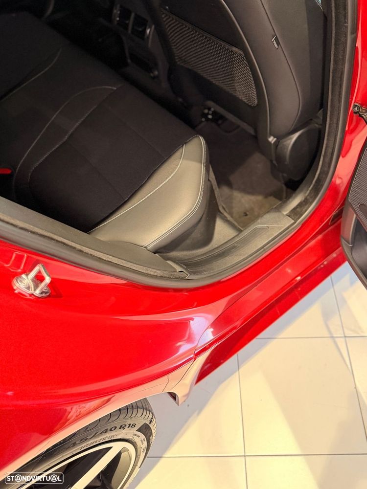 Jaguar XE 2.0 D R-Dynamic S - 47