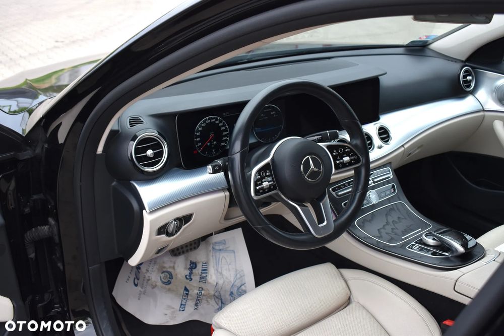 Mercedes-Benz Klasa E 220 d 4-Matic Avantgarde - 19