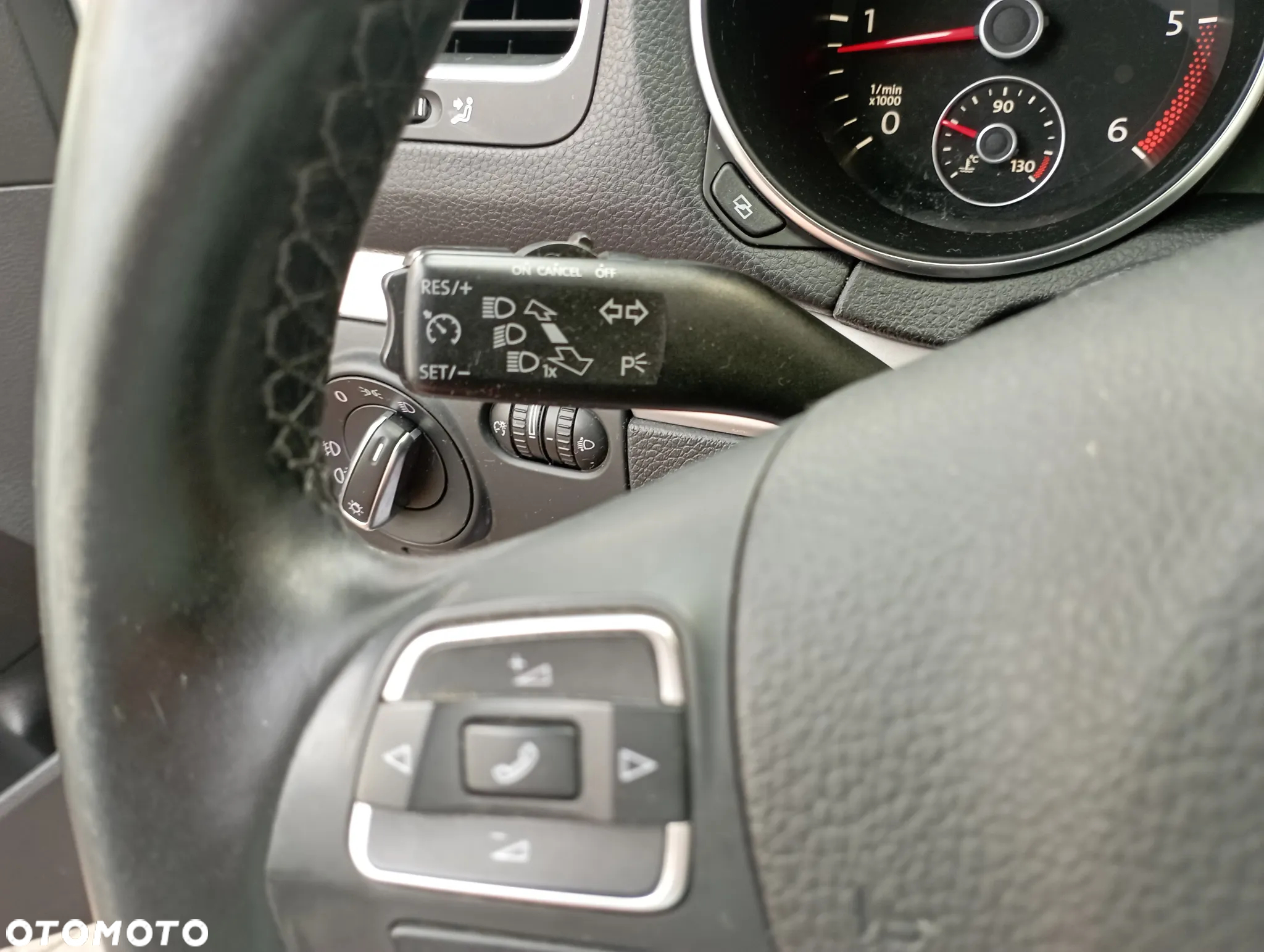 Volkswagen Golf VI 1.6 TDI Highline - 14