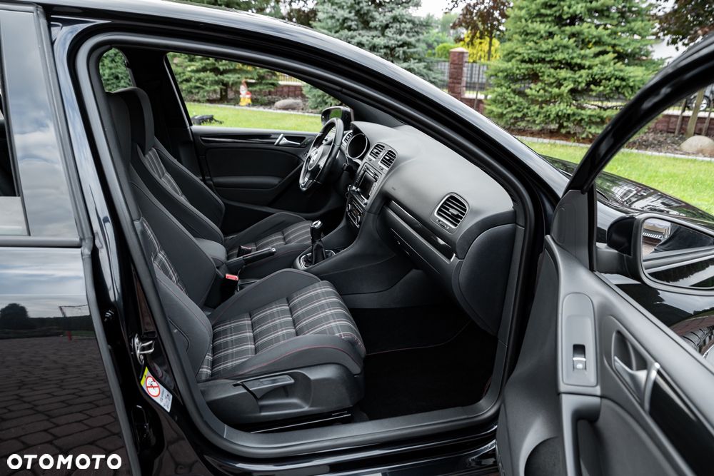 Volkswagen Golf 2.0 GTI - 24