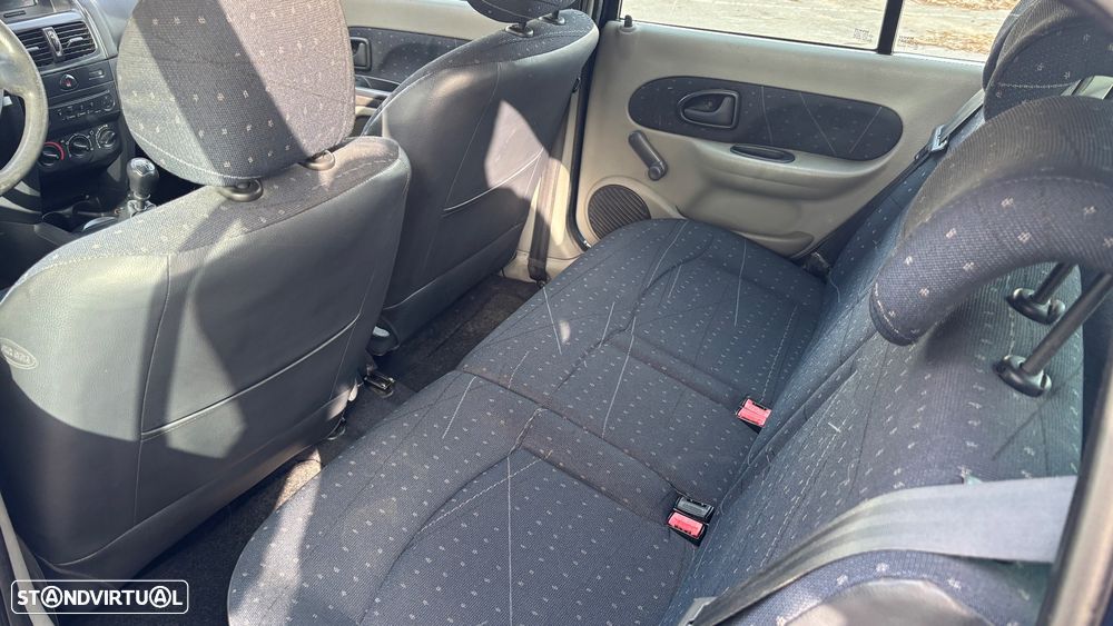 Renault Clio 1.2 16V Confort Authentique - 7