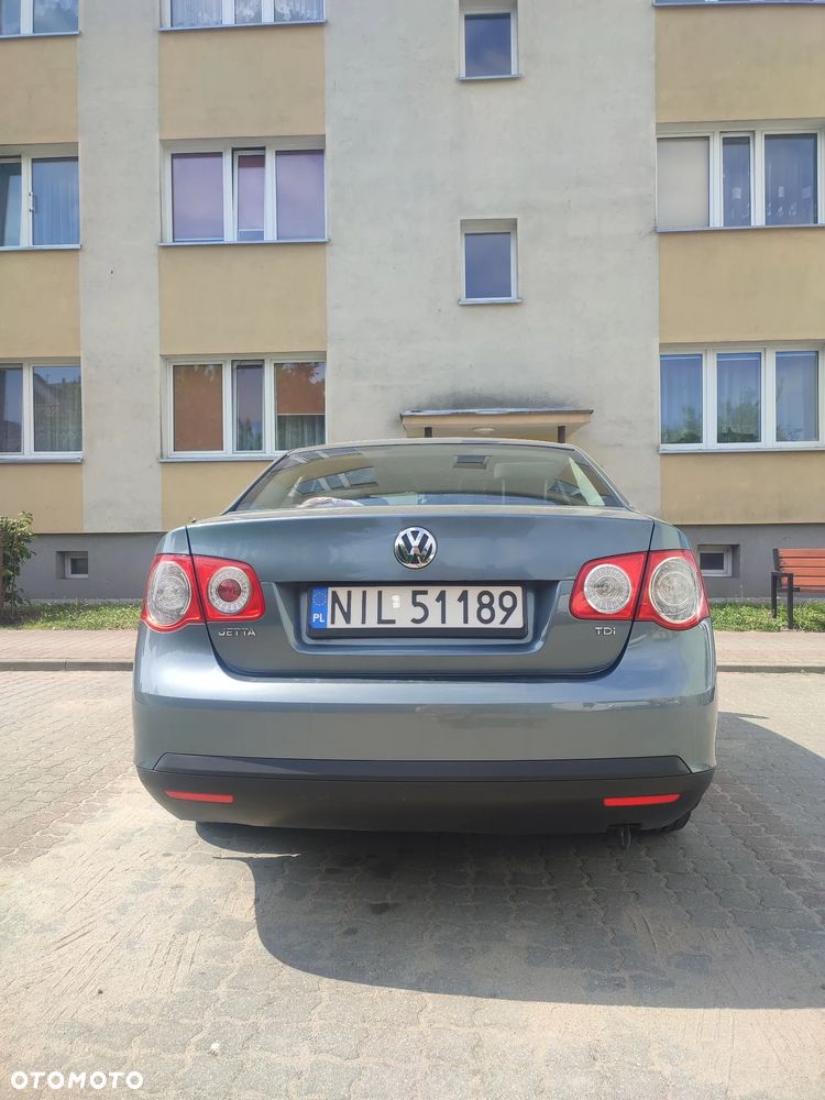 Volkswagen Jetta 1.9 TDI Comfortline - 2