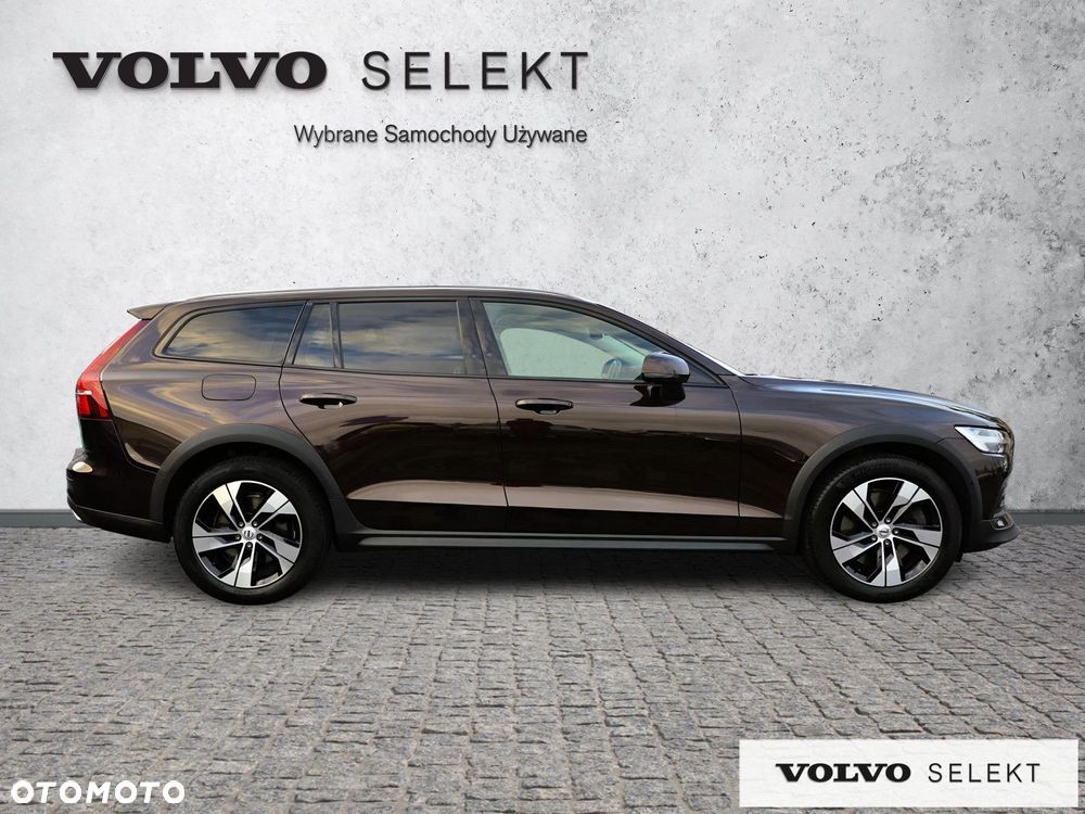 Volvo V60 Cross Country - 8