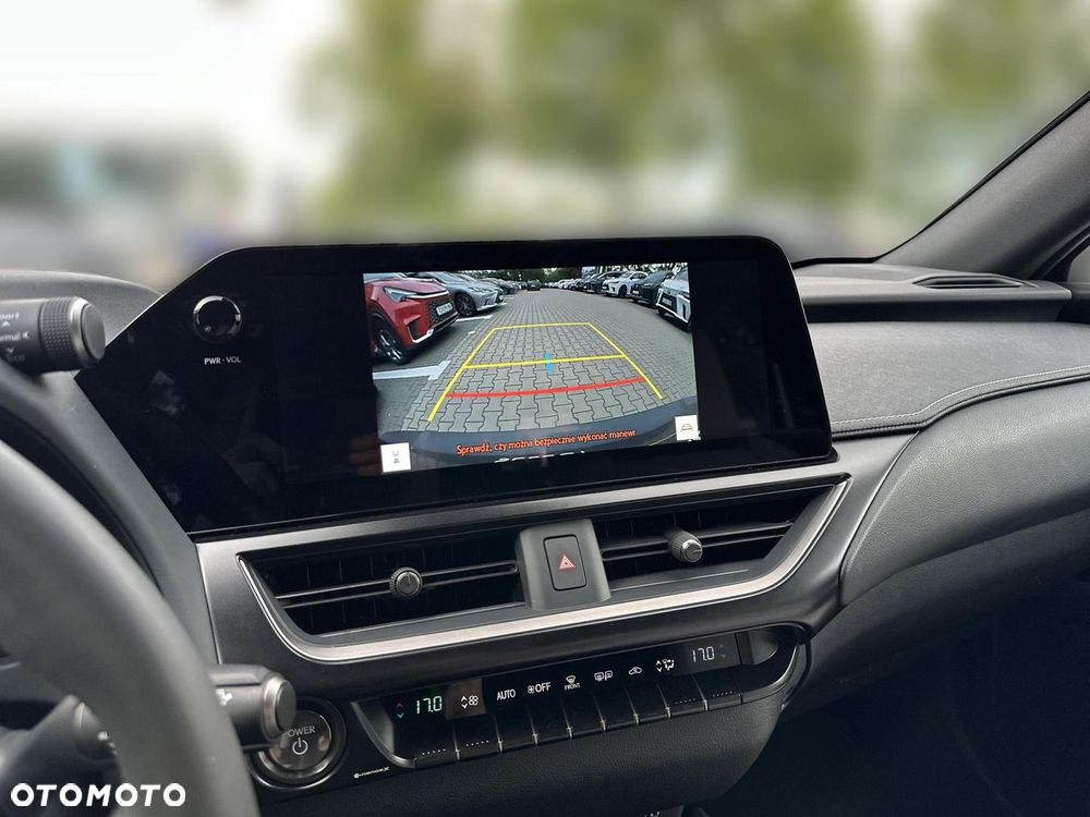 Lexus UX 300h F Sport Design - 20