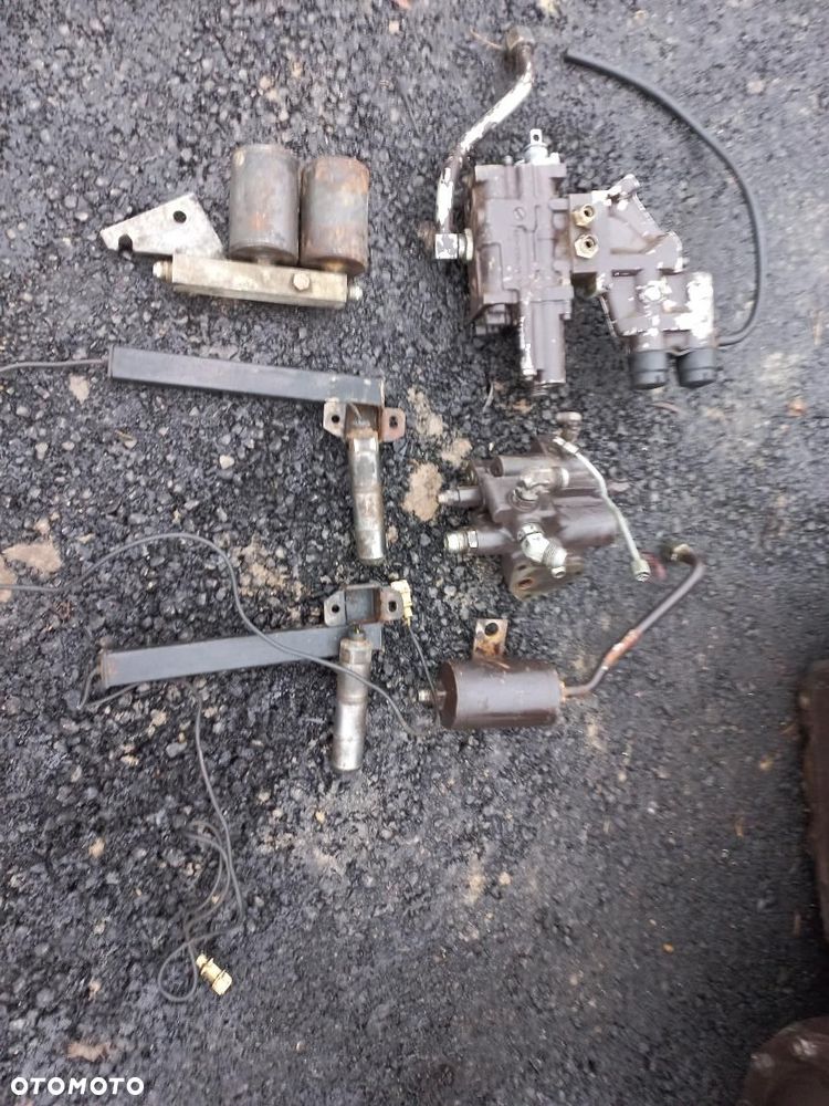 New Holland tylny most 5167252,obudowa ,zwolnica,półoś,rozdzielacz,atak,sworzeń siły uciągu,układ planetarny,5154645,fiat,F110,F130,F140,TM120,8160,M135 FORD,0538009531,5152331,5157158,HAMULCE,tarcza,7840,8240,SILNIK 6 cylindrów pompa wtryskowa,ga401,sl,sle,chłodnica łoże,kołyska,wał,blok. - 7