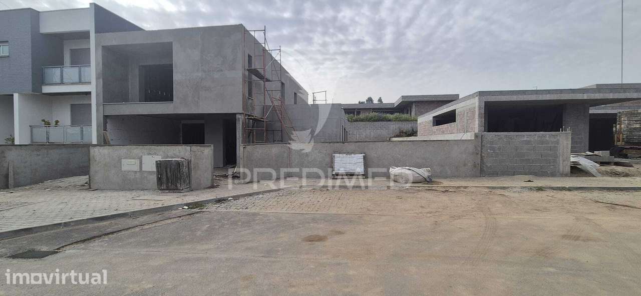 Moradia Unifamiliar T3 - Soutelo, Vila Verde - Grande imagem: 2/19