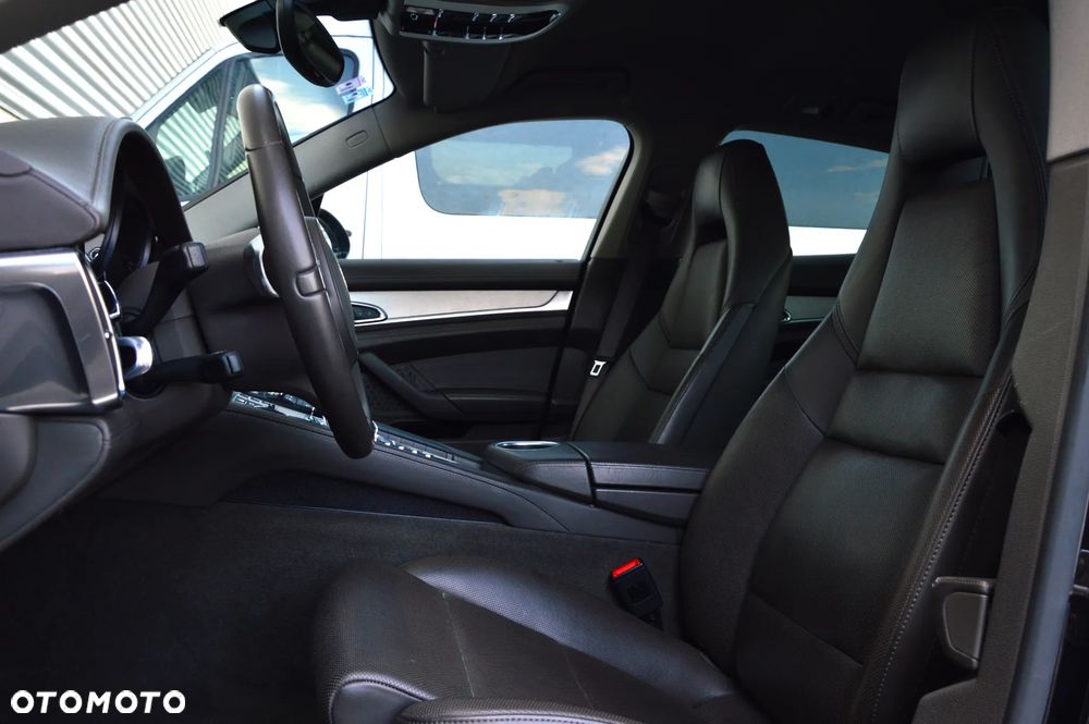 Porsche Panamera 4 - 13