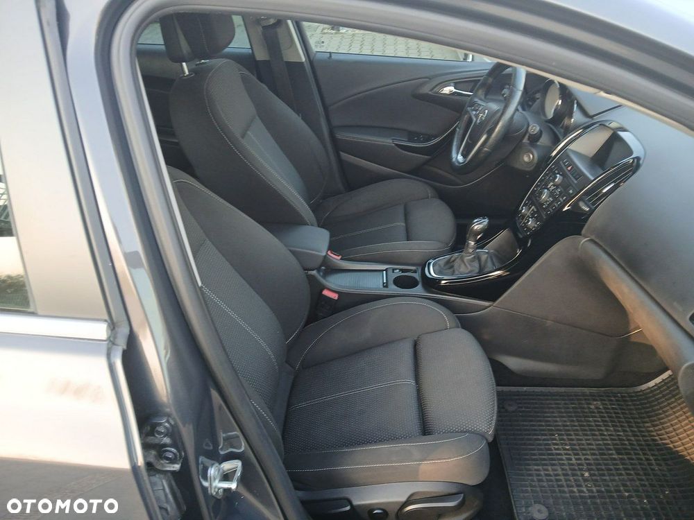 Opel Astra 1.6 CDTI Cosmo - 11