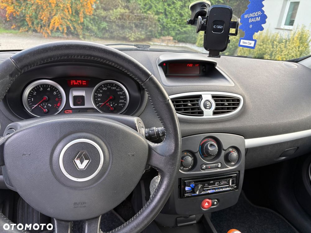 Renault Clio 1.2 16V 75 Expression - 8