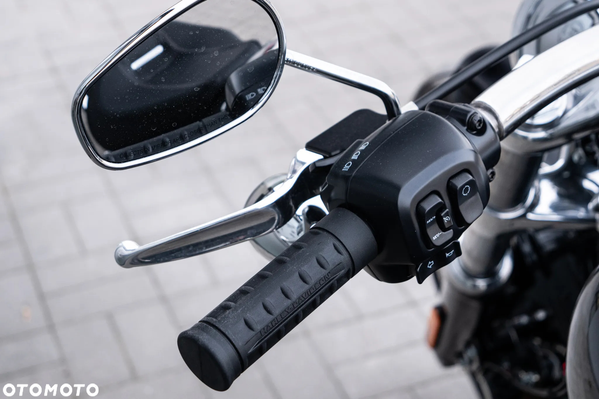 Harley-Davidson Softail Breakout - 21