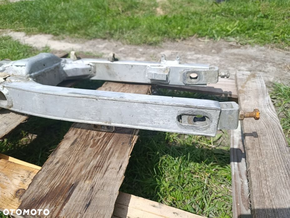 Wahacz Yamaha YZ 125 tył tylni tyl amortyzator prowadnica cross BG - 4