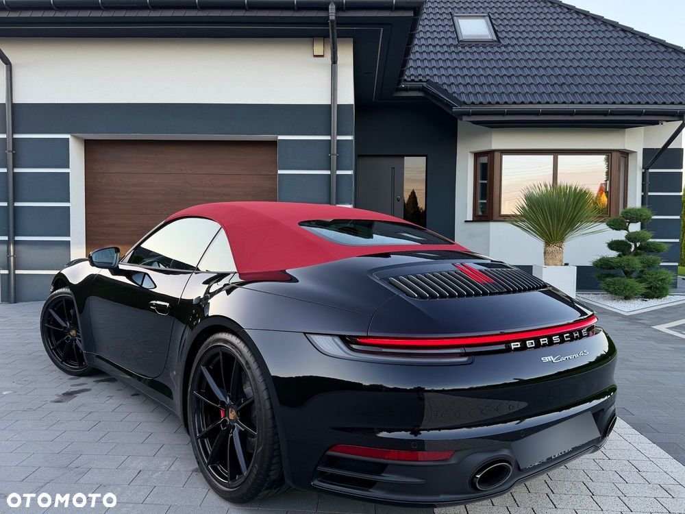 Porsche 911 Carrera 4S - 12