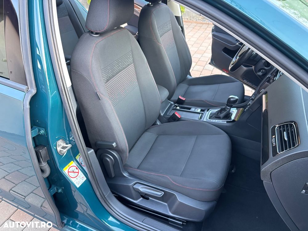 Volkswagen Golf 1.6 TDI DSG Sound - 16