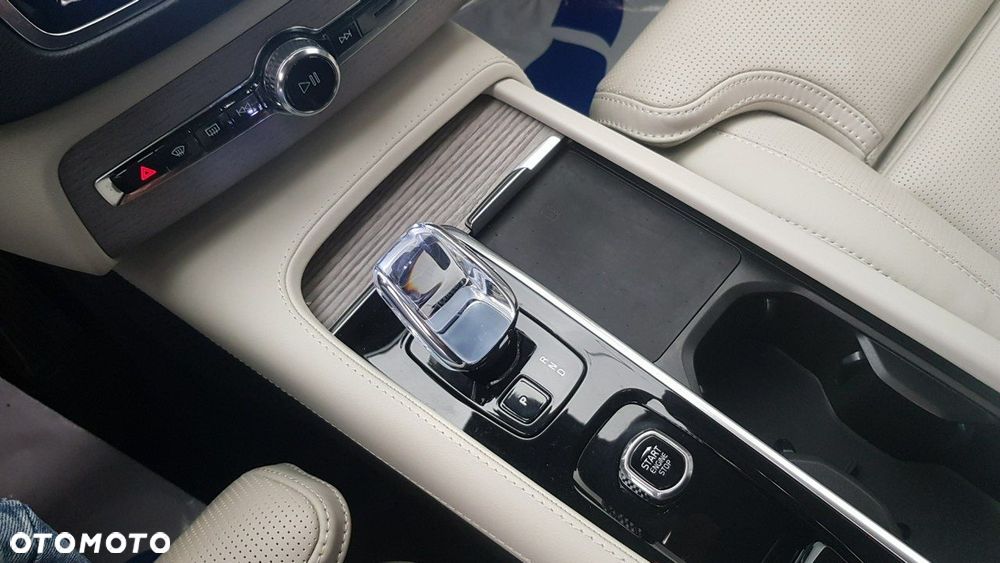 Volvo XC 90 - 25