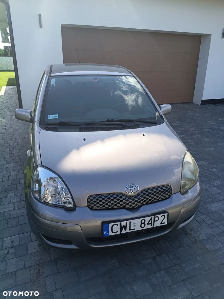 Toyota Yaris 1.0 Base - 11