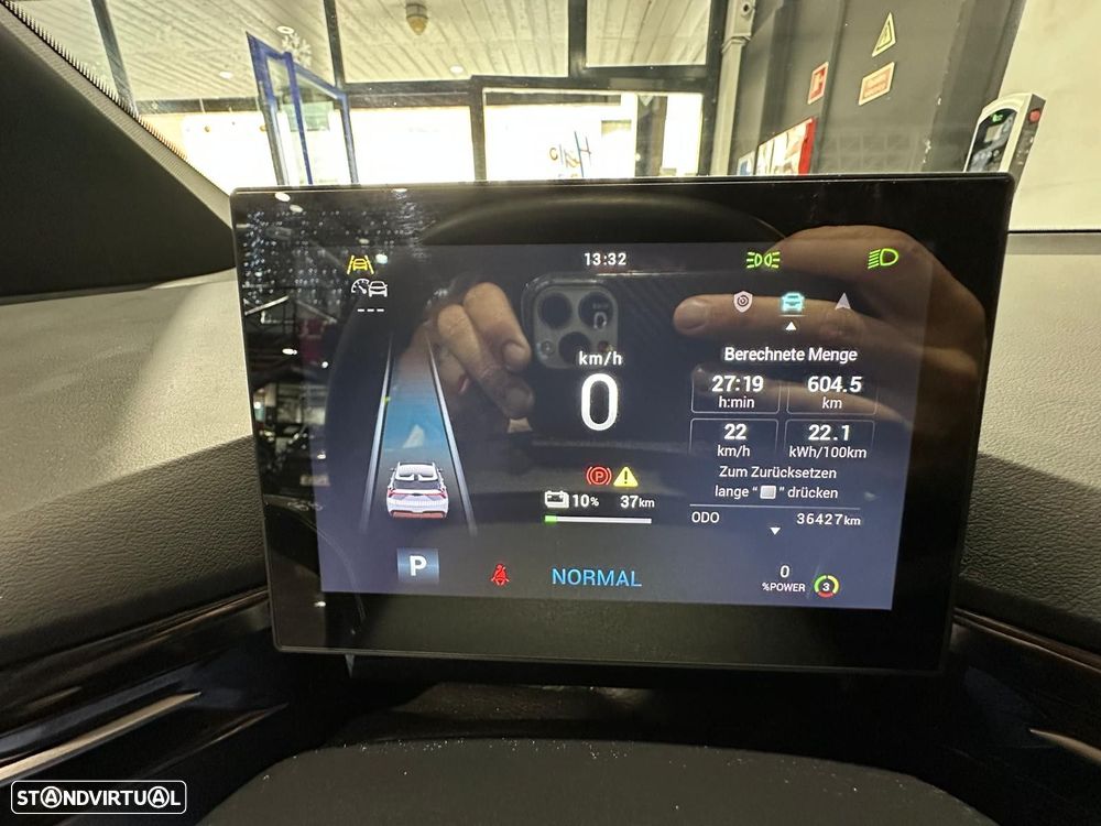 MG MG4 64 kWh Luxury - 29