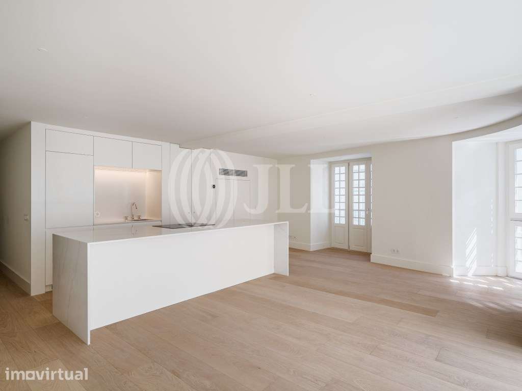 Apartamento T2 com garagem, na Avenida da Liberdade - Grande imagem: 5/19