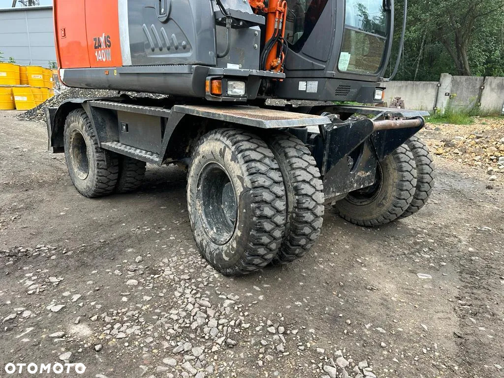 Hitachi ZX140 - 11