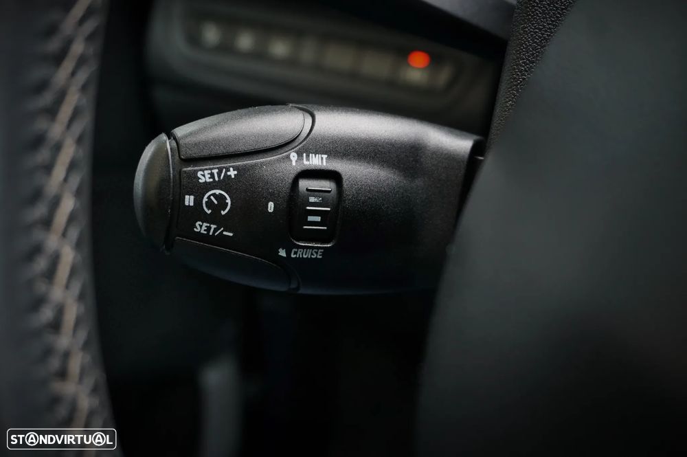 Peugeot 2008 1.6 e-HDi Allure - 26
