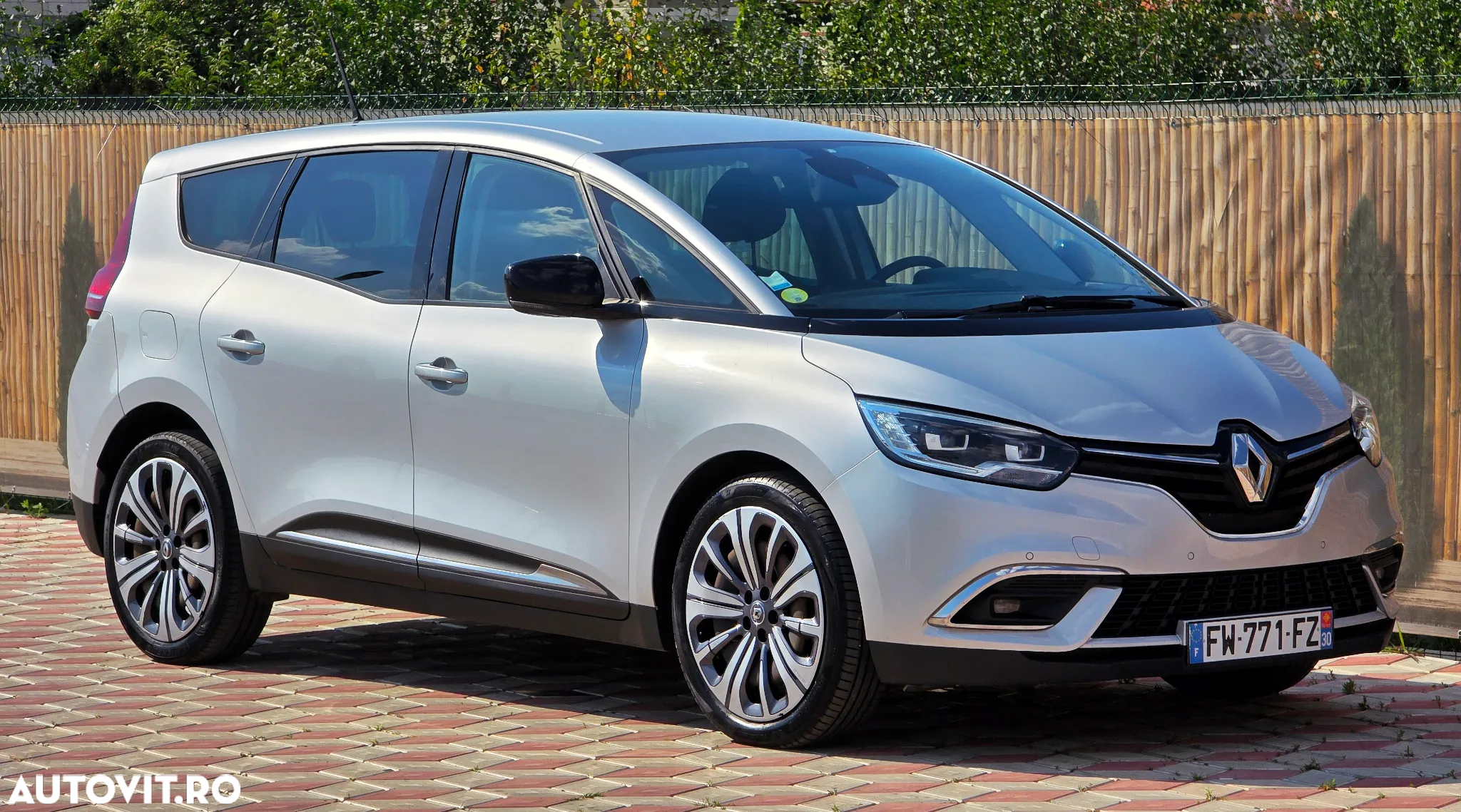 Renault Grand Scenic BLUE dCi 120 EDC BUSINESS EDITION - 10