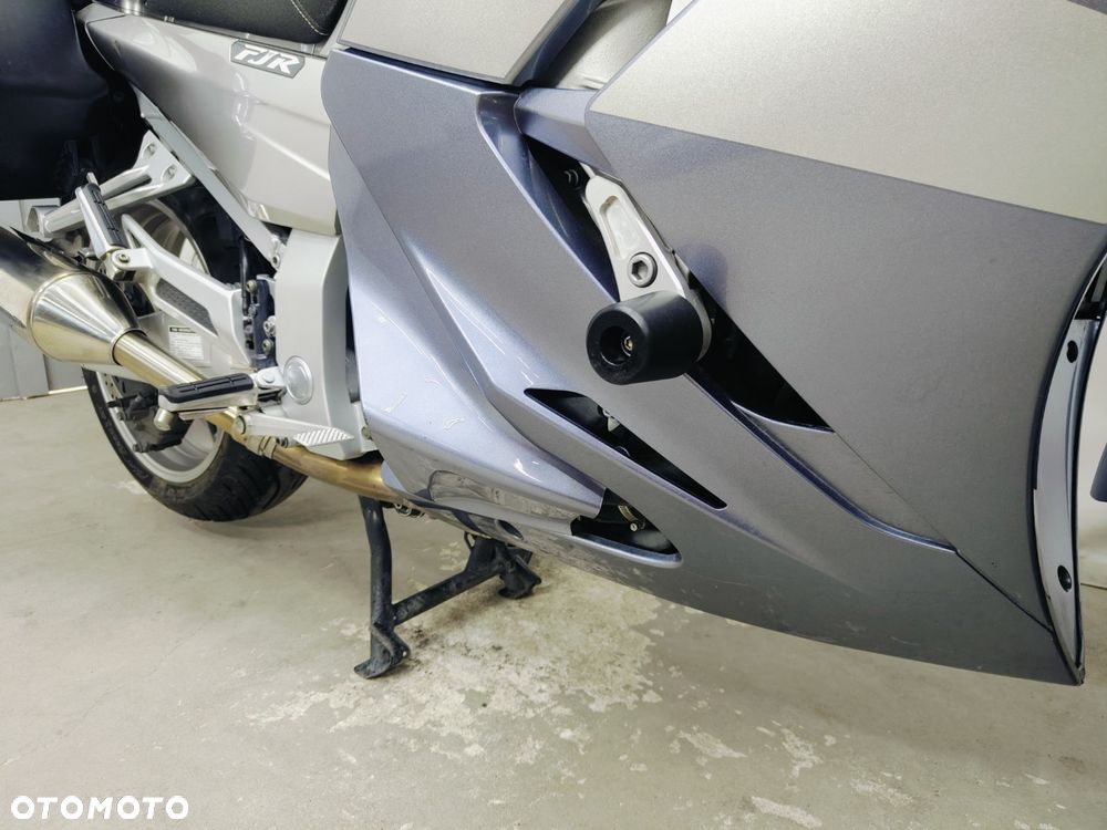 Yamaha FJR - 7