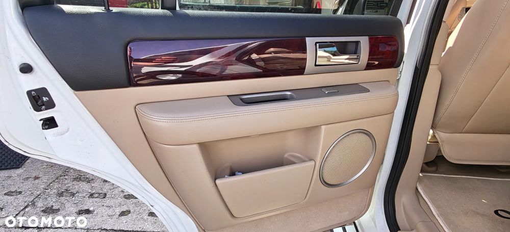 Lincoln Navigator 5.4 4WD - 35