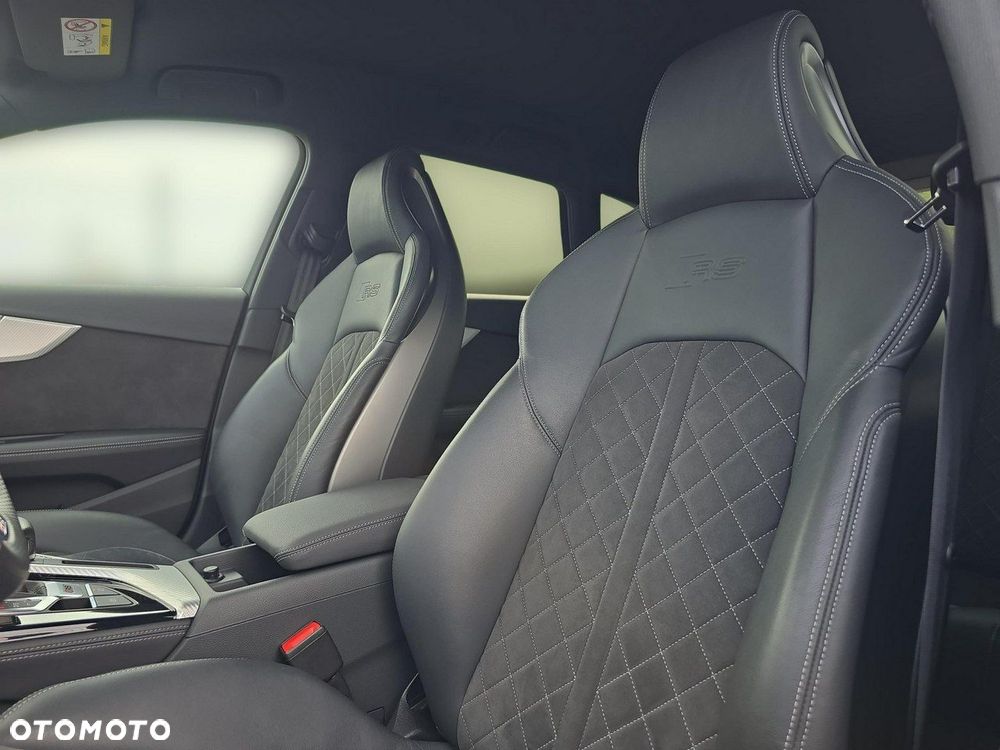 Audi RS4 Limousine - 19