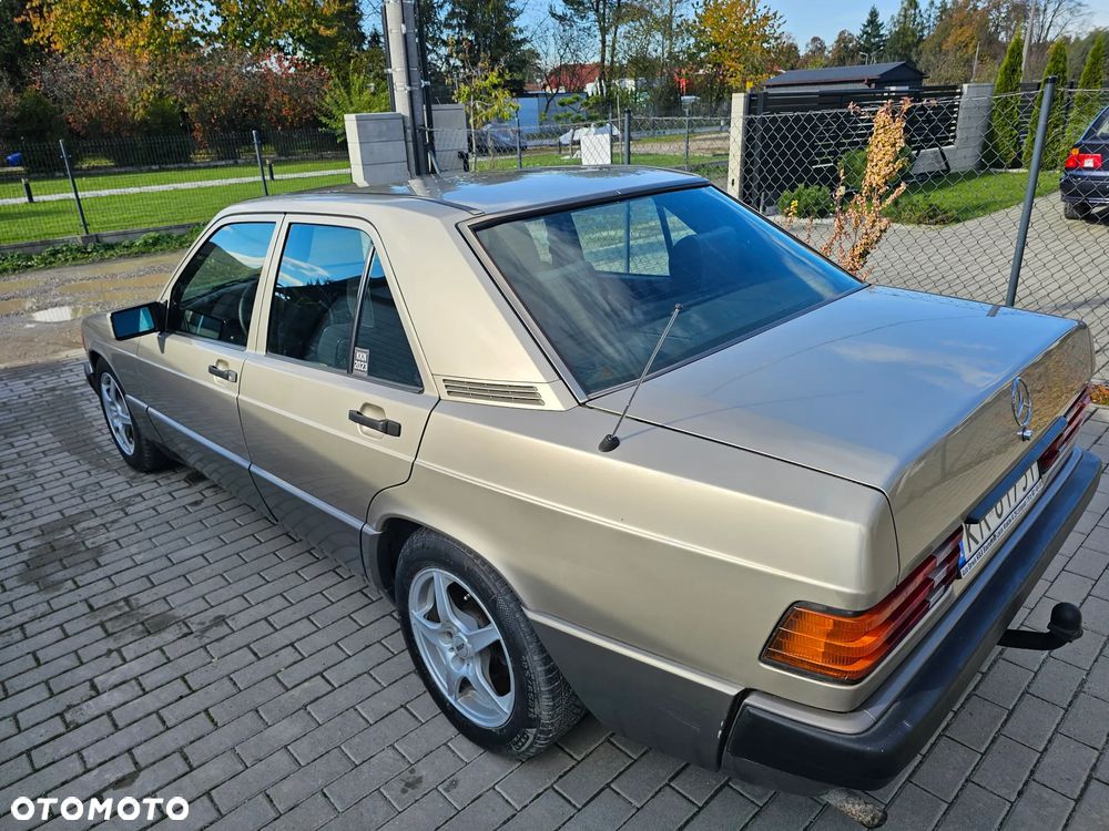 Mercedes-Benz W201 (190) - 5