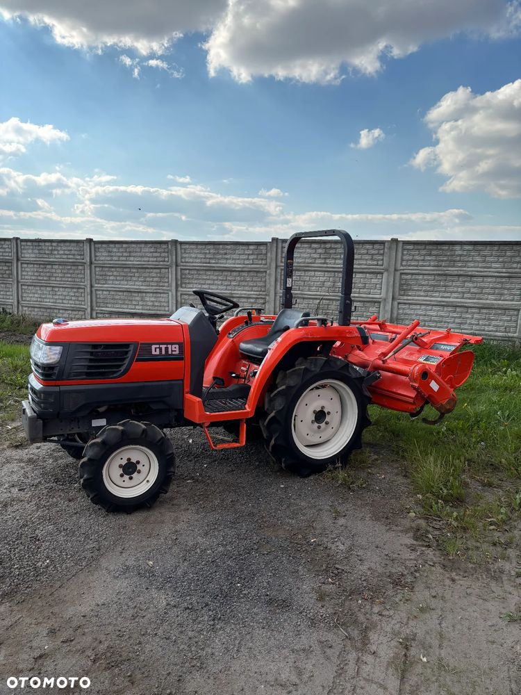 Kubota GT19 – Mini traktor rolniczy 4x4 – 19 KM – Diesel – Glebogryzarka – Auto Leveling – 3 prędkości WOM - 4