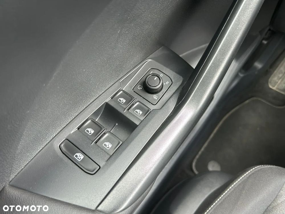 Volkswagen T-Cross - 21