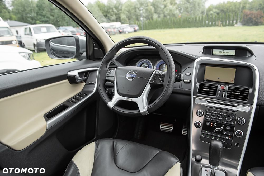 Volvo XC 60 D5 AWD RDesign - 19