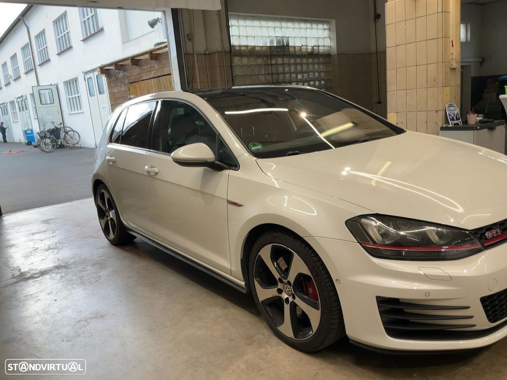 VW Golf 2.0 TSi GTi DSG Performance - 4